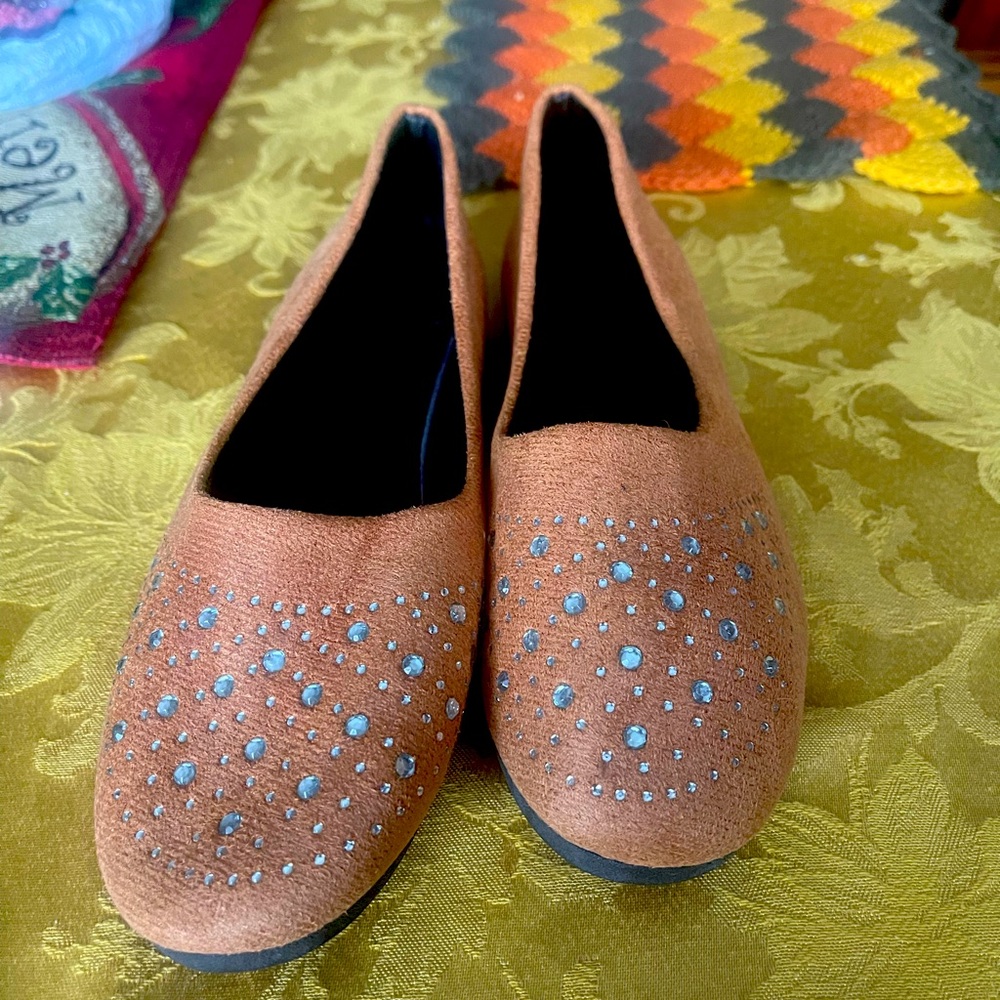 Brand New! Camel colored suede like flats